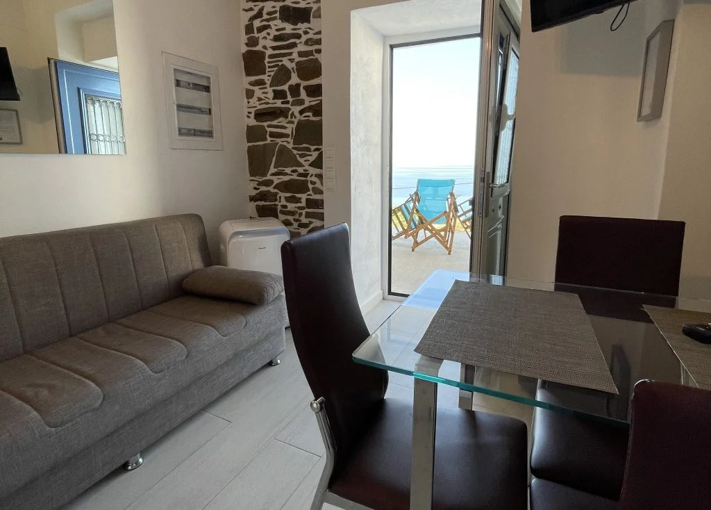 ROOM-HOUSE-TO-RENT-WITH-SEA-VIEW-OINOUSSES-ROOMS