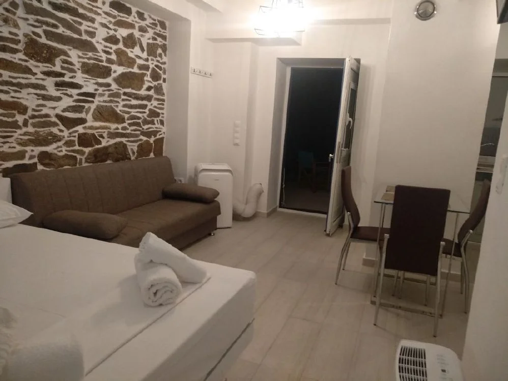 ΕΝΟΙΚΙΑΖΟΜΕΝΑ ΔΩΜΑΤΙΑ ΞΕΝΟΔΟΧΕΙΟ ΟΙΝΟΥΣΣΕΣ OINOUSSES-ROOMS.GR