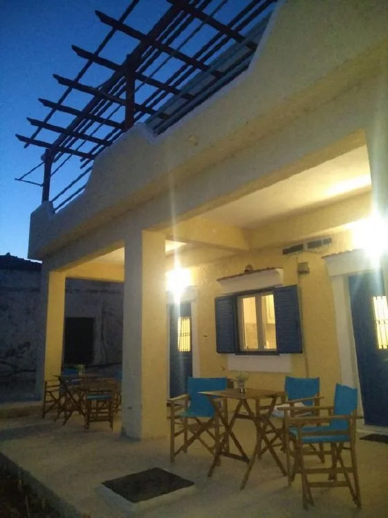 ΕΝΟΙΚΙΑΖΟΜΕΝΑ ΔΩΜΑΤΙΑ ΞΕΝΟΔΟΧΕΙΟ ΟΙΝΟΥΣΣΕΣ OINOUSSES-ROOMS.GR