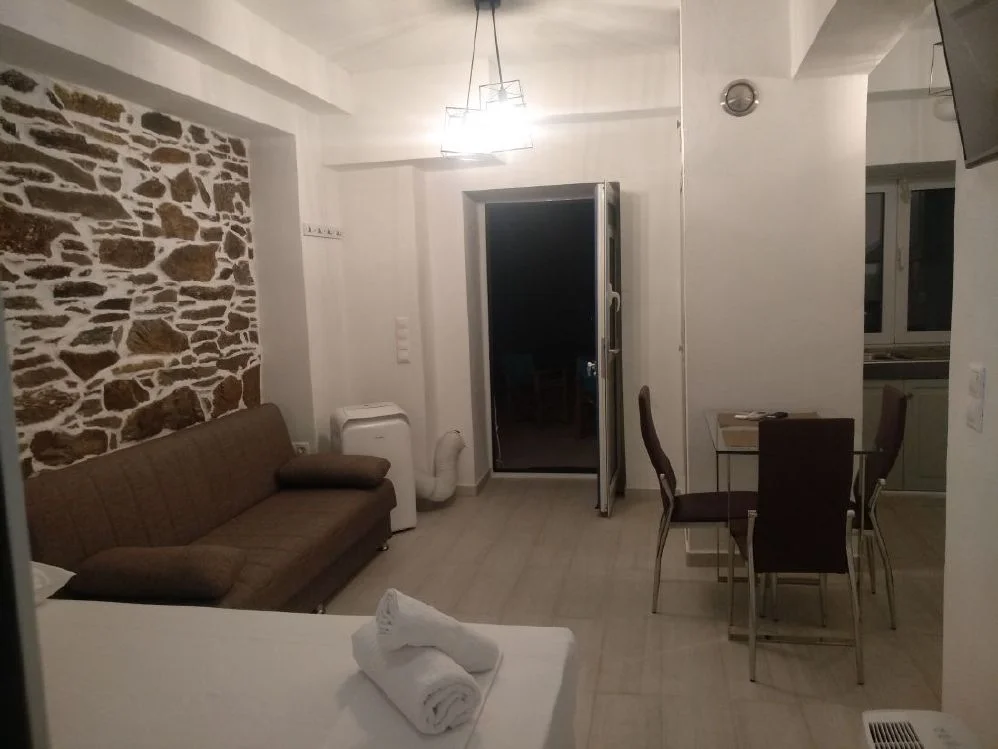 ΕΝΟΙΚΙΑΖΟΜΕΝΑ ΔΩΜΑΤΙΑ ΞΕΝΟΔΟΧΕΙΟ ΟΙΝΟΥΣΣΕΣ OINOUSSES-ROOMS.GR