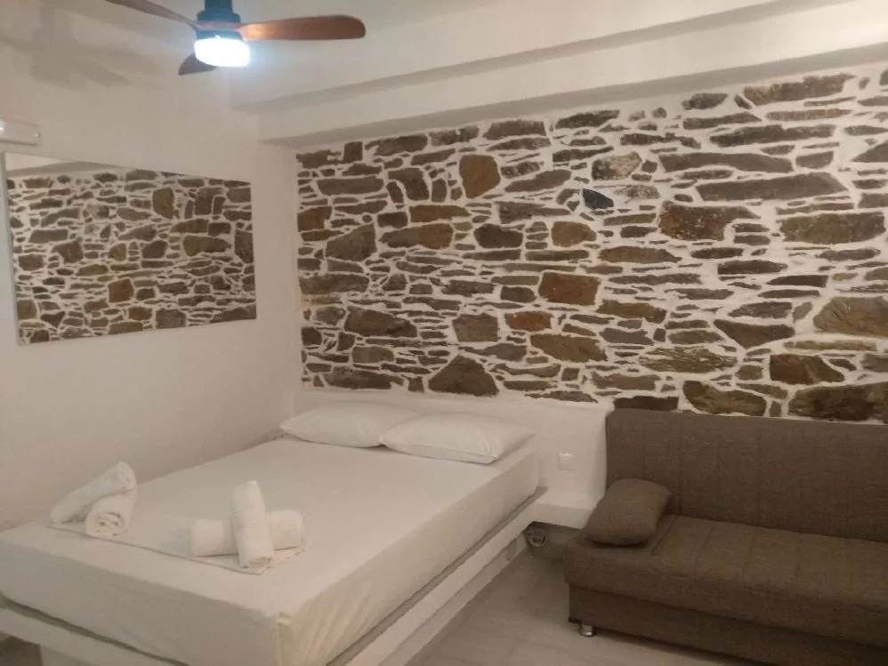 ΕΝΟΙΚΙΑΖΟΜΕΝΑ ΔΩΜΑΤΙΑ ΞΕΝΟΔΟΧΕΙΟ ΟΙΝΟΥΣΣΕΣ OINOUSSES-ROOMS.GR