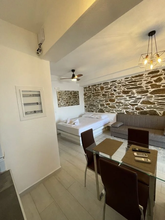 ROOMS TO RENT IN OINOUSSES by OINOUSSES-ROOMS.GR