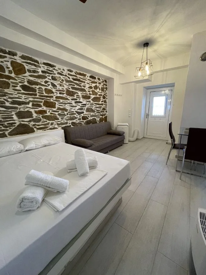 ROOMS TO RENT IN OINOUSSES by OINOUSSES-ROOMS.GR