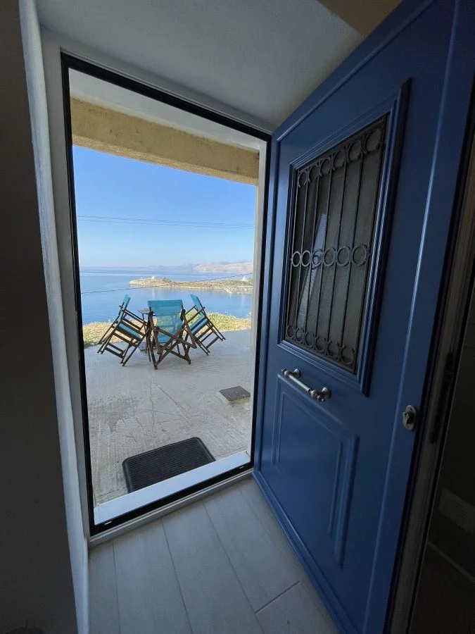 ROOMS TO RENT IN OINOUSSES by OINOUSSES-ROOMS.GR