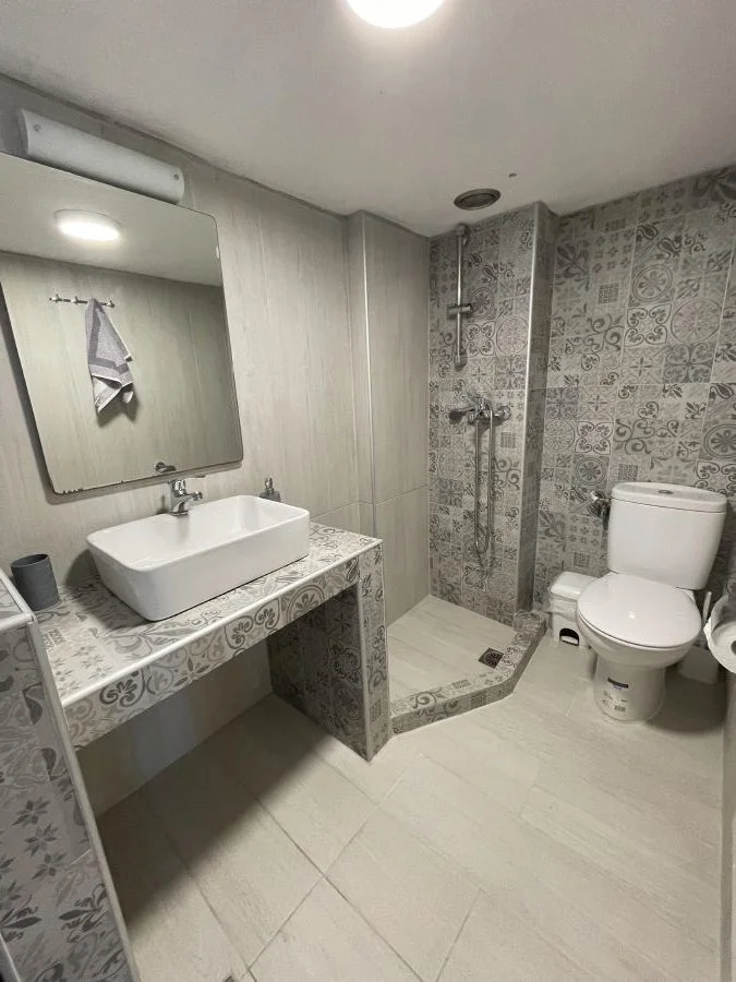 ROOMS TO RENT IN OINOUSSES by OINOUSSES-ROOMS.GR