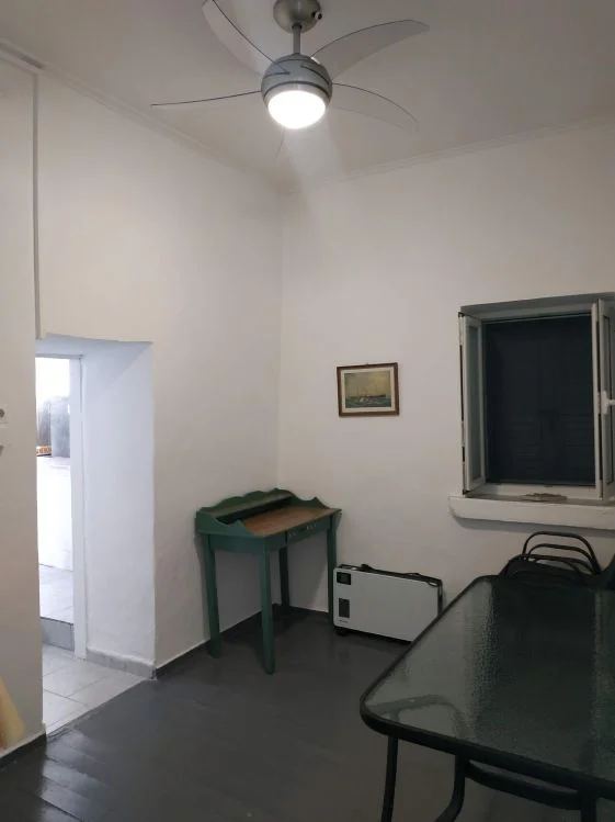 ΕΝΟΙΚΙΑΖΟΜΕΝΟ ΠΑΡΑΔΟΣΙΑΚΟ ΣΠΙΤΙ 80ΤΜ ΟΙΝΟΥΣΣΕΣ oinousses-rooms.gr