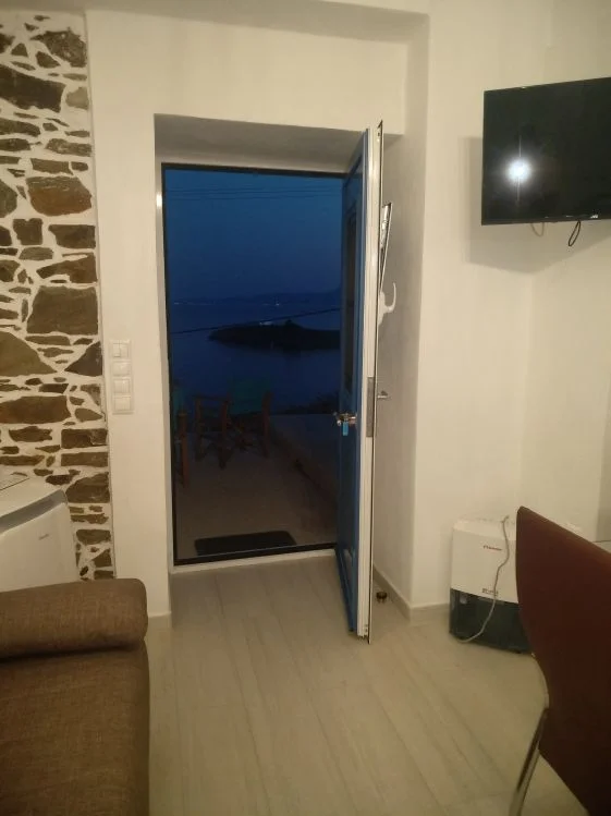 ΕΝΟΙΚΙΑΖΟΜΕΝΑ ΔΩΜΑΤΙΑ ΞΕΝΟΔΟΧΕΙΟ ΟΙΝΟΥΣΣΕΣ OINOUSSES-ROOMS.GR