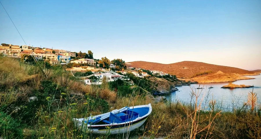 oinousses rooms to rent sea view